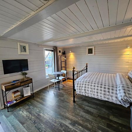 Loughview Chalet Whitehouse  ภายนอก รูปภาพ
