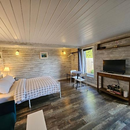 Loughview Chalet Whitehouse  ภายนอก รูปภาพ